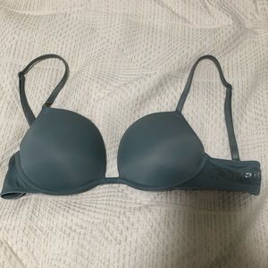 Wear everywhere bra in green
